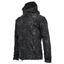 Load image into Gallery viewer, Wholesale Men's Outdoor Softshell Windproof Tactical Jacket Camouflage