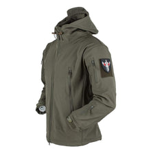Load image into Gallery viewer, Wholesale Men's Outdoor Softshell Windproof Tactical Jacket Camouflage