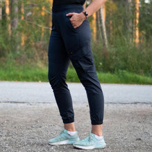 Load image into Gallery viewer, Custom Unisex Winter Heavy Warm Adventure Hiking Cargo Pants