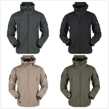 Load image into Gallery viewer, Wholesale Men&#39;s Outdoor Softshell Windproof Tactical Jacket Camouflage
